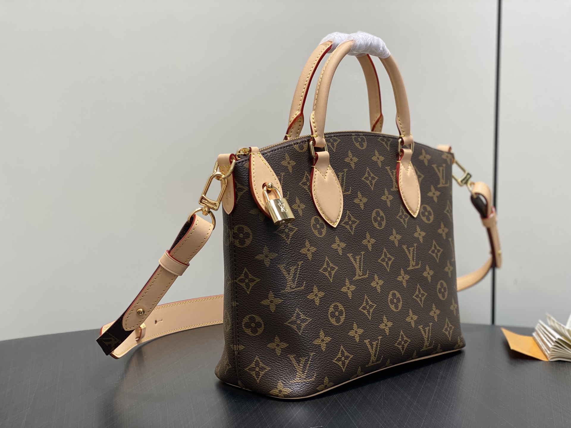 【顶级原单】M26532老花 饺子包斜挎包 Sac Neo Lockit PM 手袋 这款Neo Loc