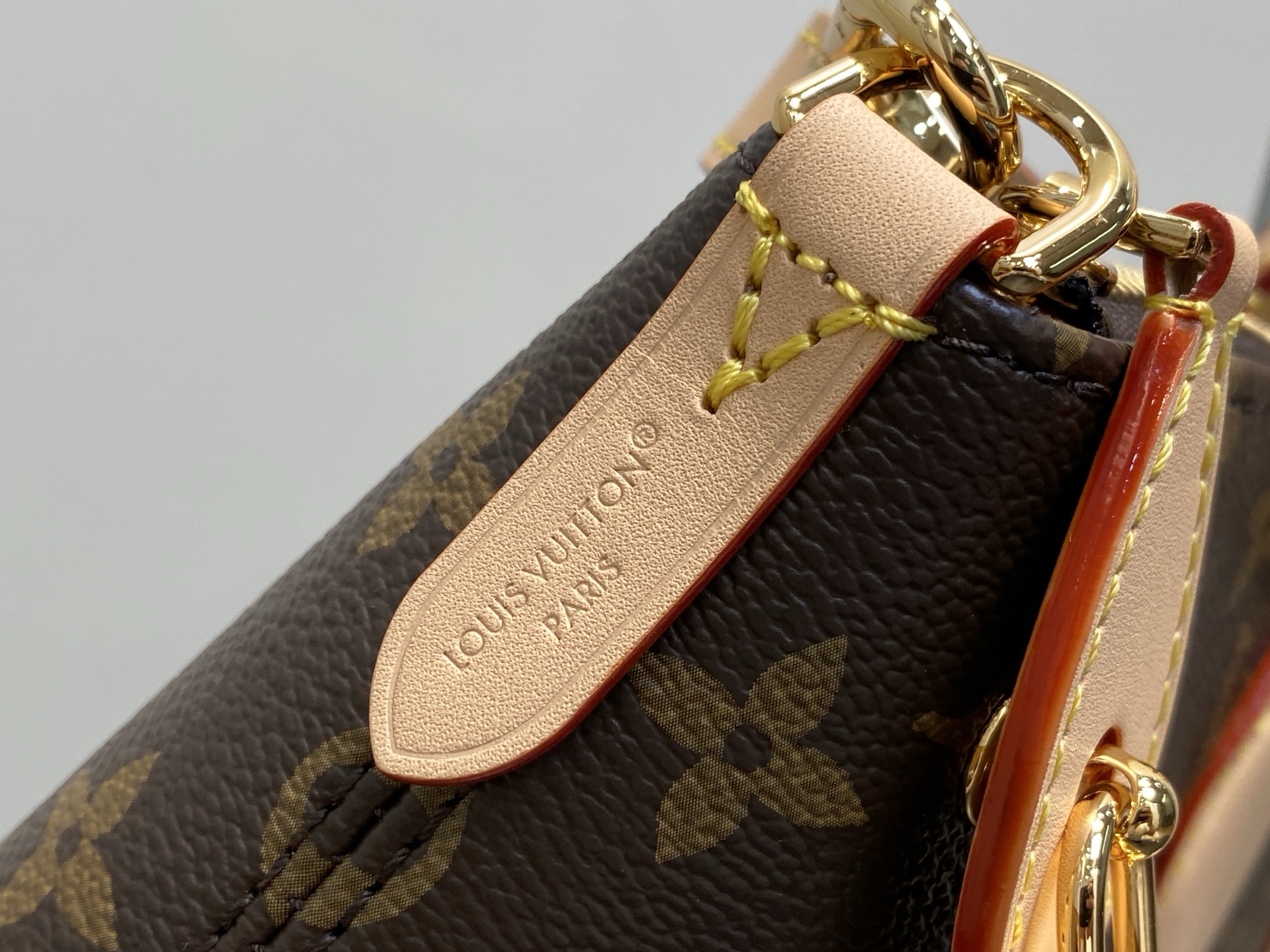 【顶级原单】M26494老花 饺子包手提包斜挎包Neo Lockit MM手提包 本款的灵感来自于奥黛丽