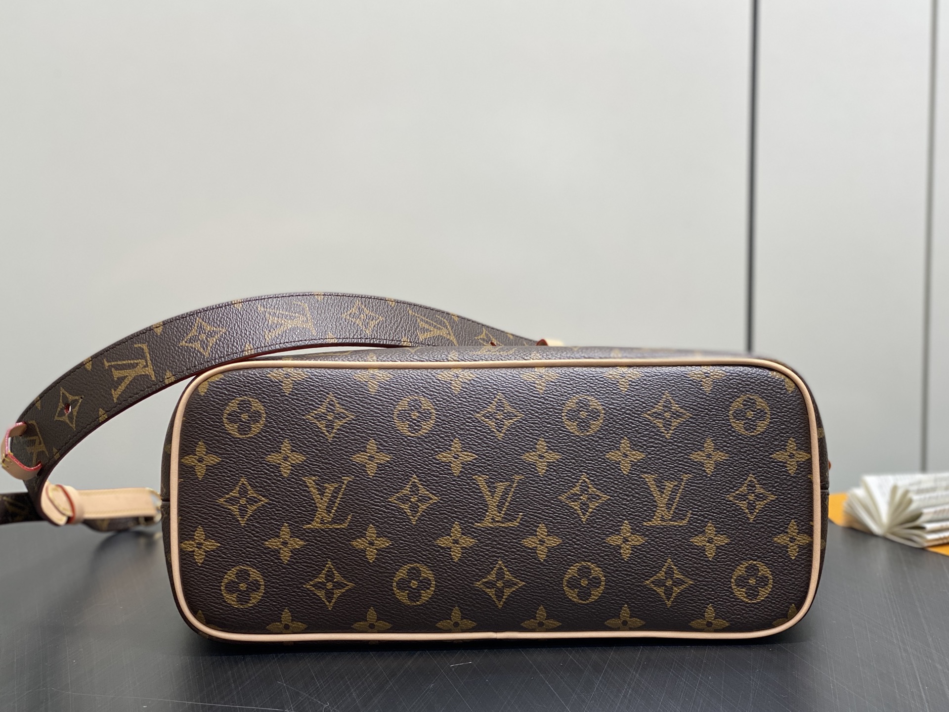 【顶级原单】M26494老花 饺子包手提包斜挎包Neo Lockit MM手提包 本款的灵感来自于奥黛丽