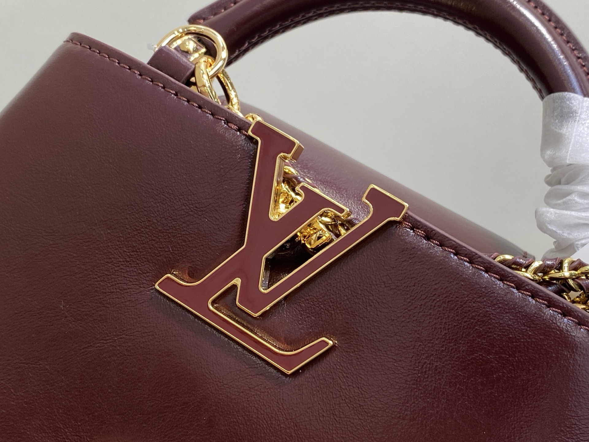 【顶级原单】M25473酒红色油蜡皮 链条全皮cap那英款 Capucines East-West 迷你