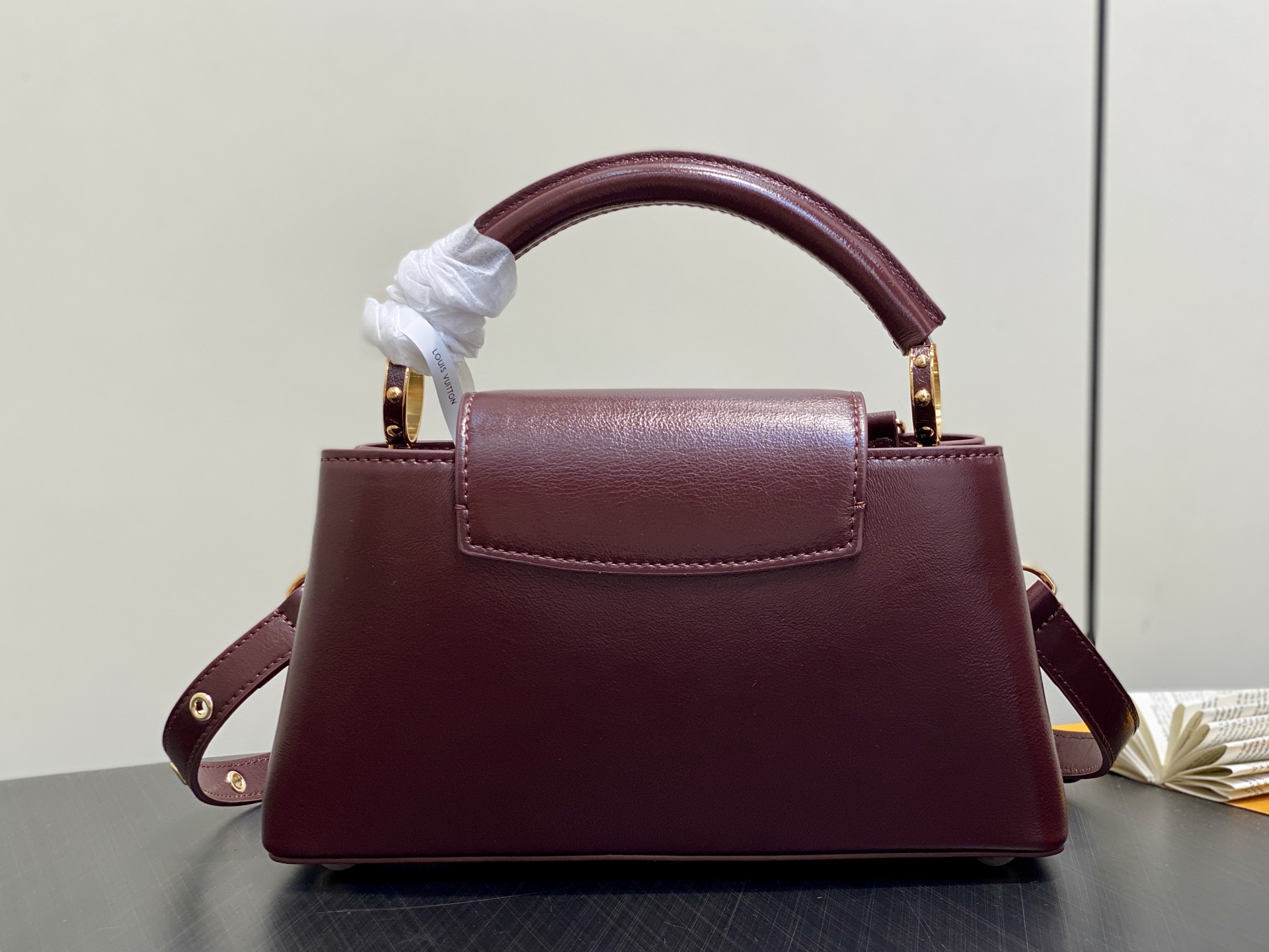 【顶级原单】M25473酒红色油蜡皮 链条全皮cap那英款 Capucines East-West BB