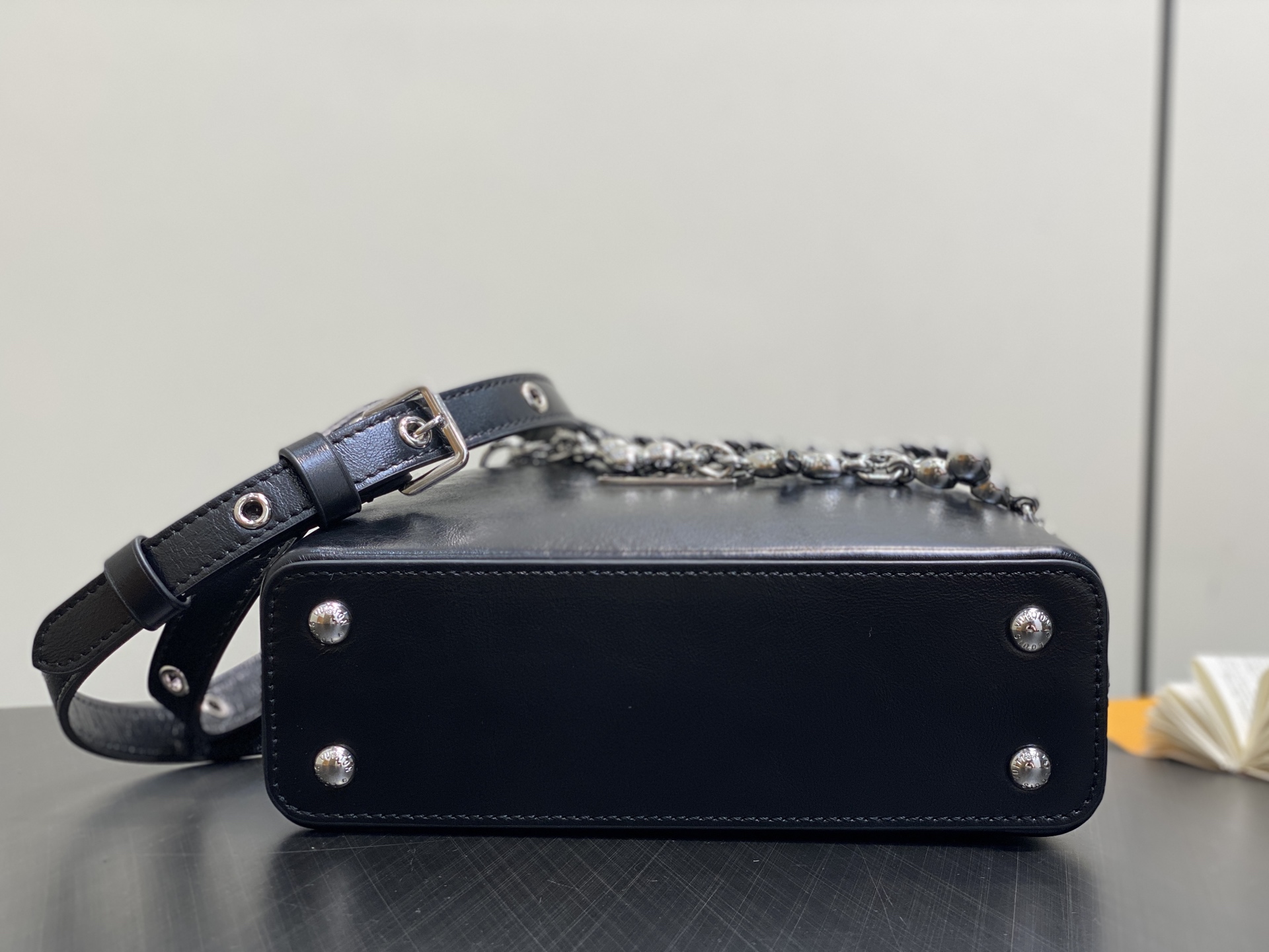 【顶级原单】M25473黑色油蜡皮 M25492 链条全皮cap那英款 Capucines East-W