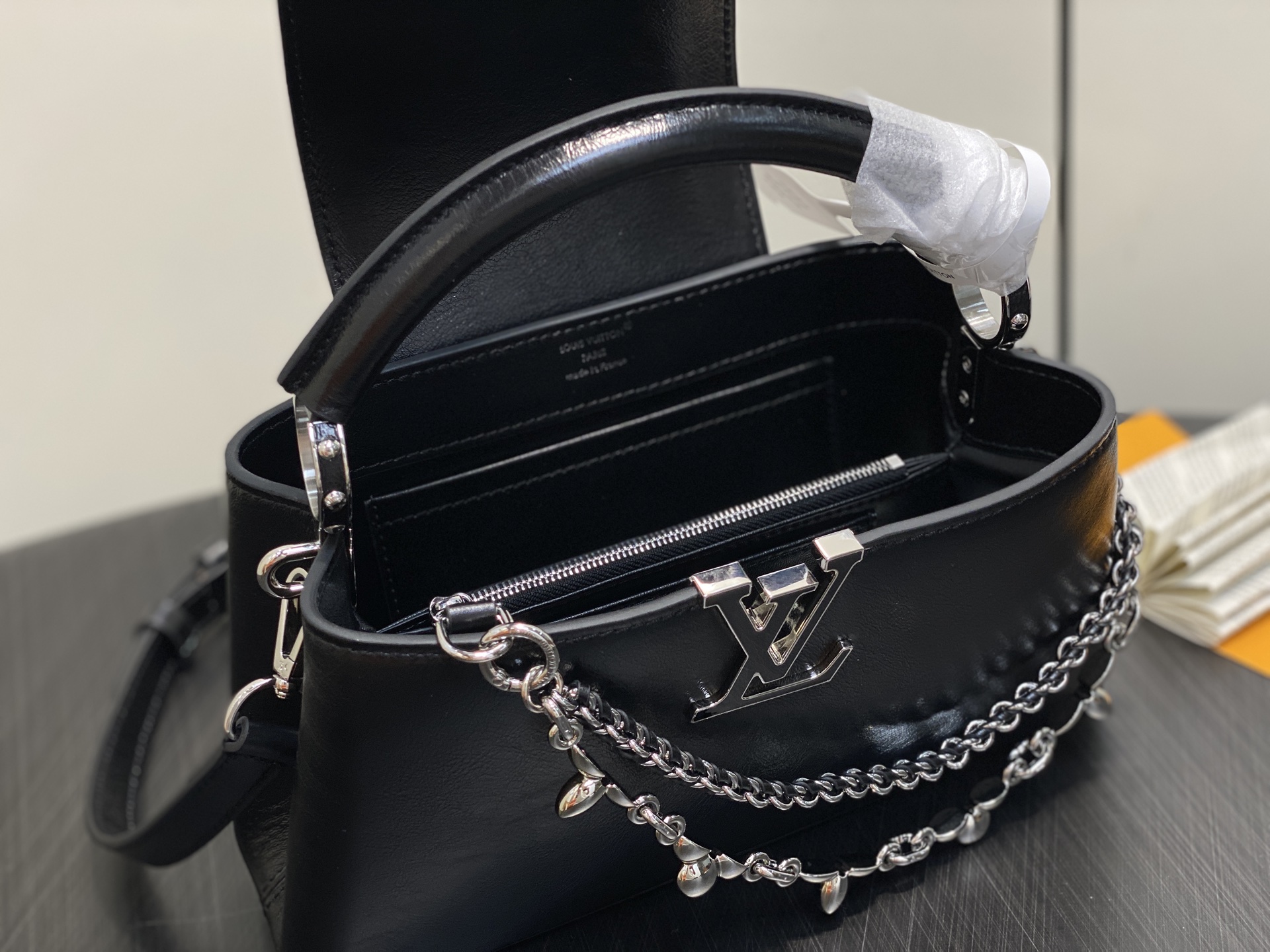 【顶级原单】M25473黑色油蜡皮 M25492 链条全皮cap那英款 Capucines East-W