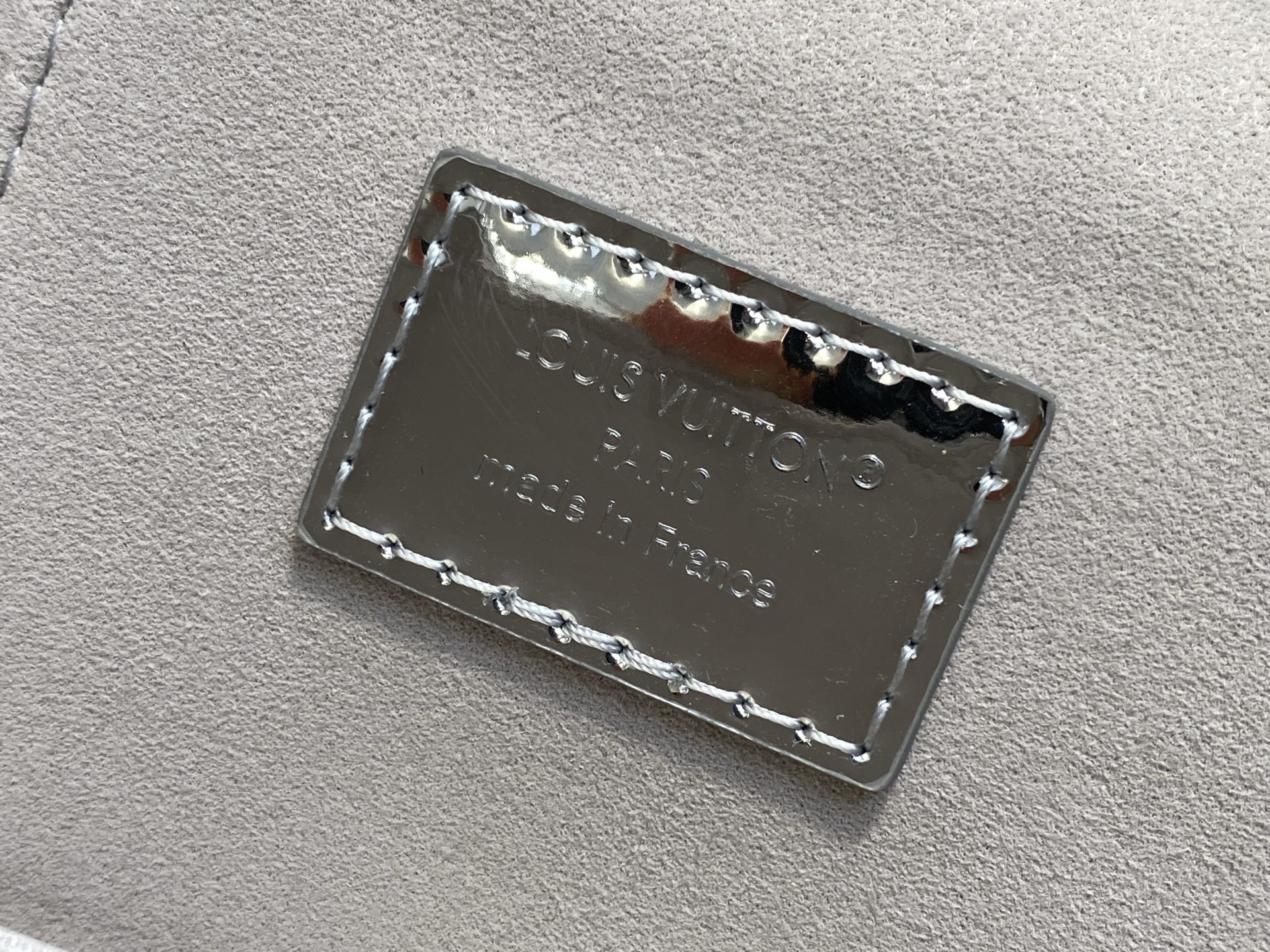 【顶级原单】M26097银色 镜面漆皮链条化妆包 当季新款 VANITY CHAIN POUCH 手袋 