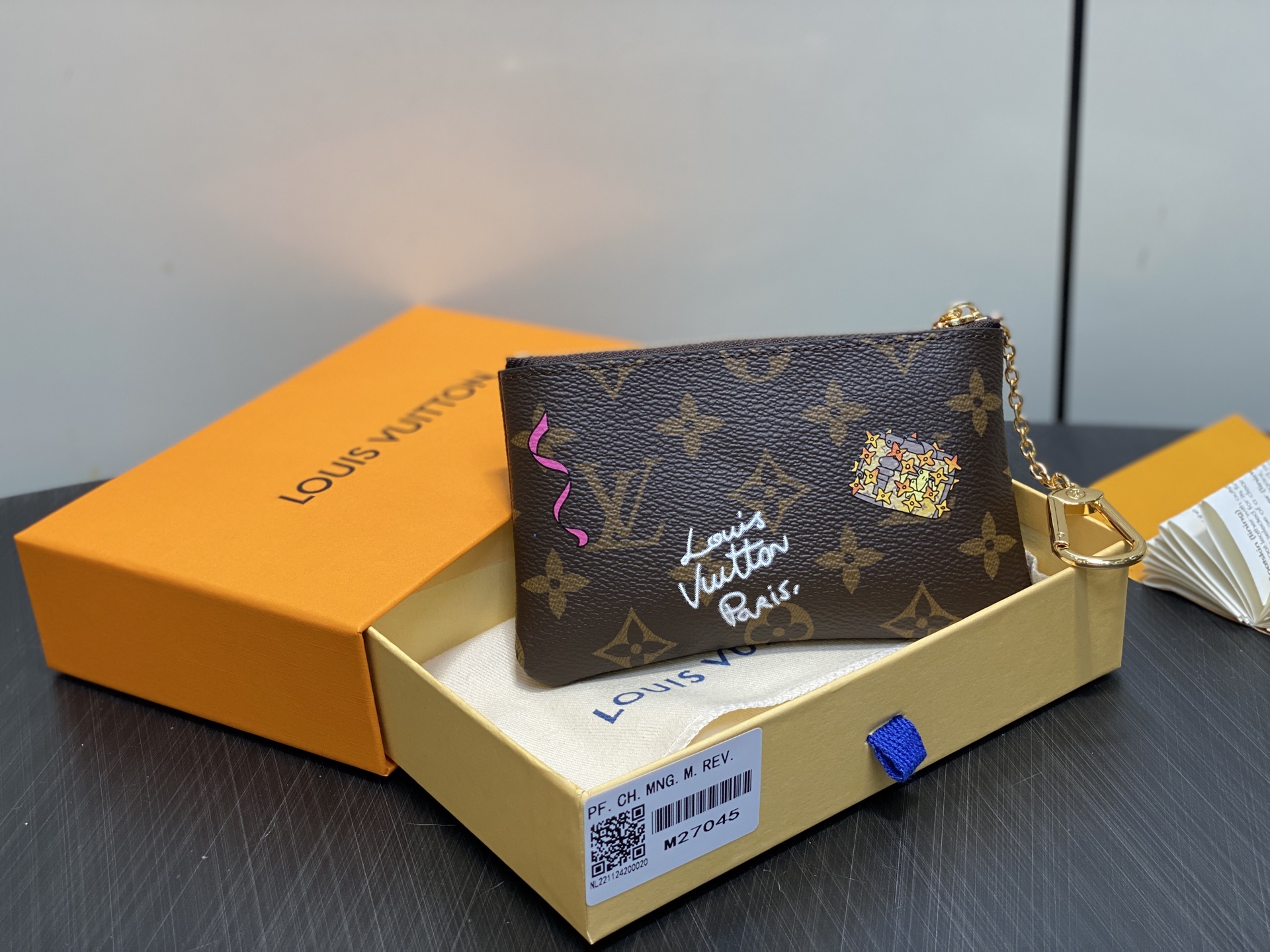 LV Style Beige Leather Clutch Lookbook Reference image 1