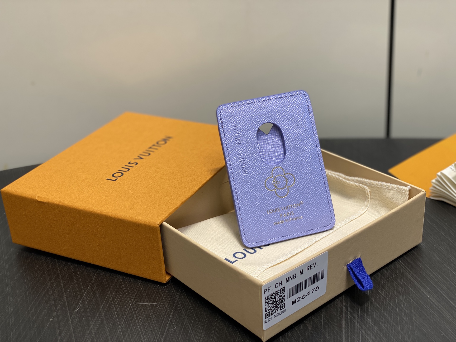 LV Style Beige Leather Card Holder Lookbook Reference image 2