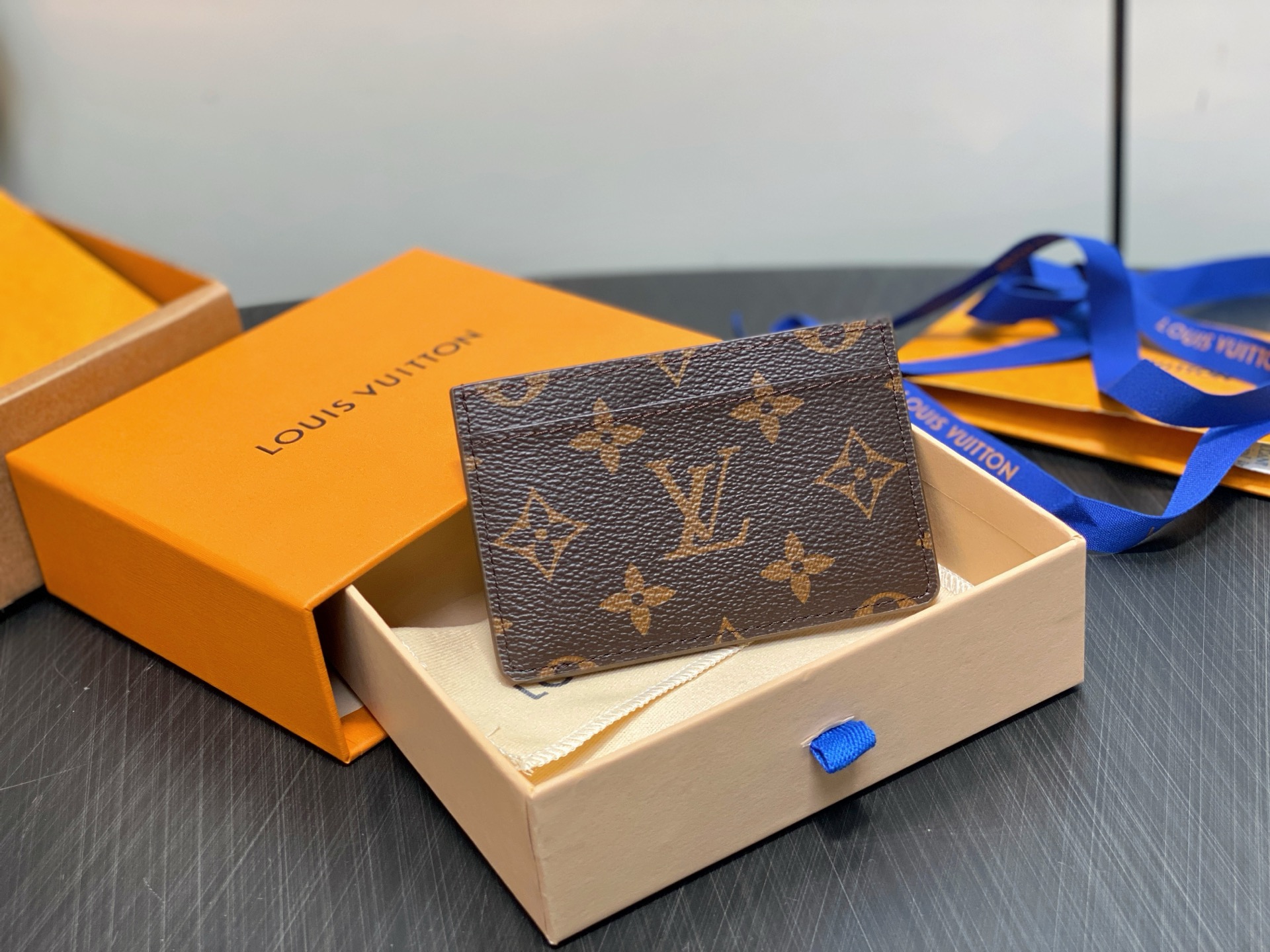 LV Style Beige Leather Card Holder Lookbook Reference image 2