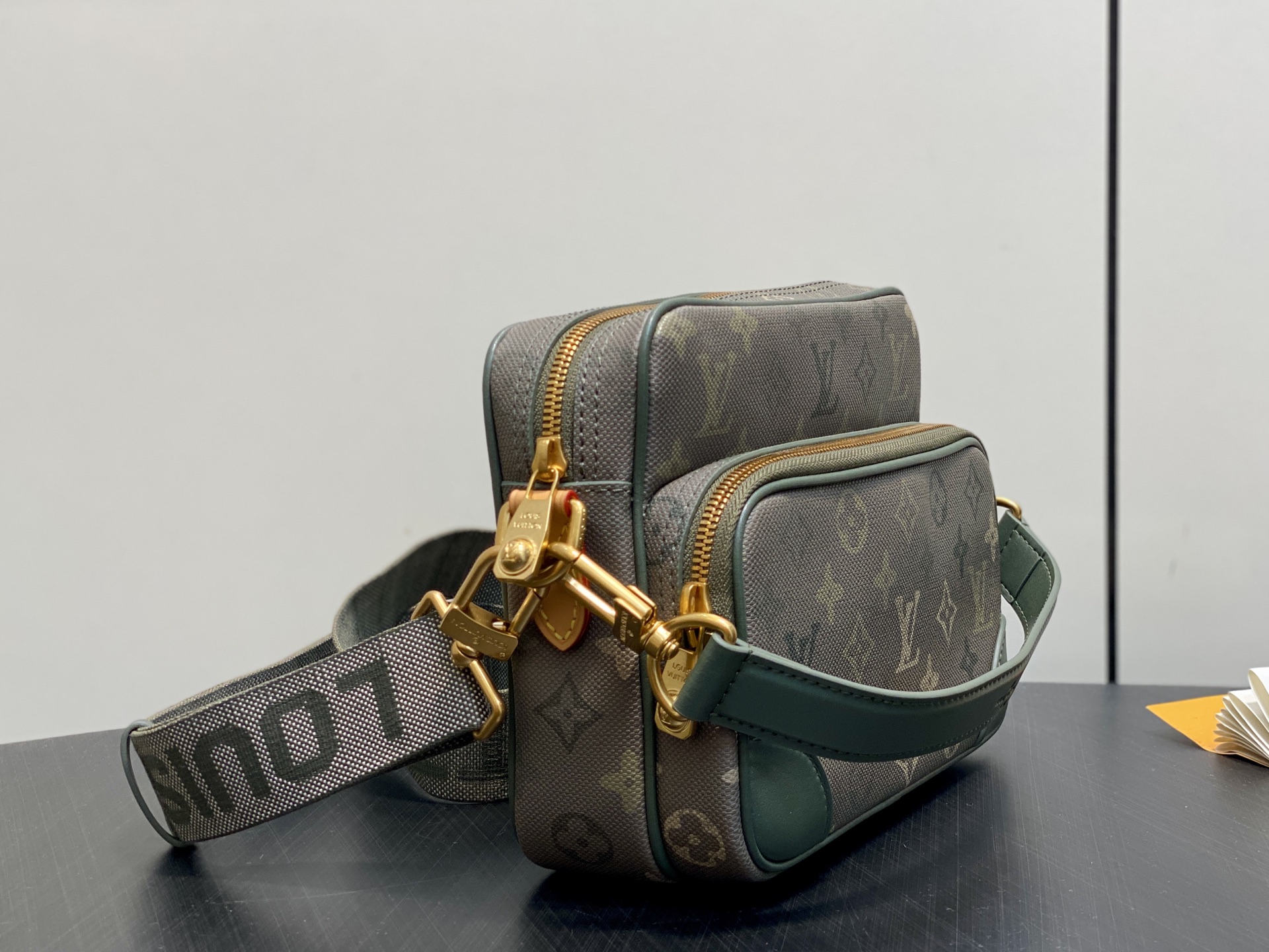 LV Style Beige Leather Messenger Bag Lookbook Reference image 2