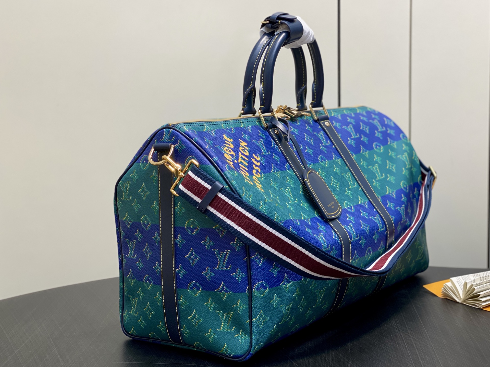 LV Style Beige Leather Travel Bag Lookbook Reference image 2