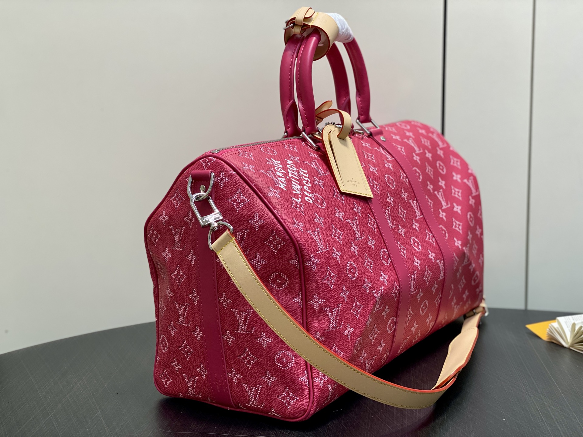 LV Style Beige Leather Travel Bag Lookbook Reference image 2