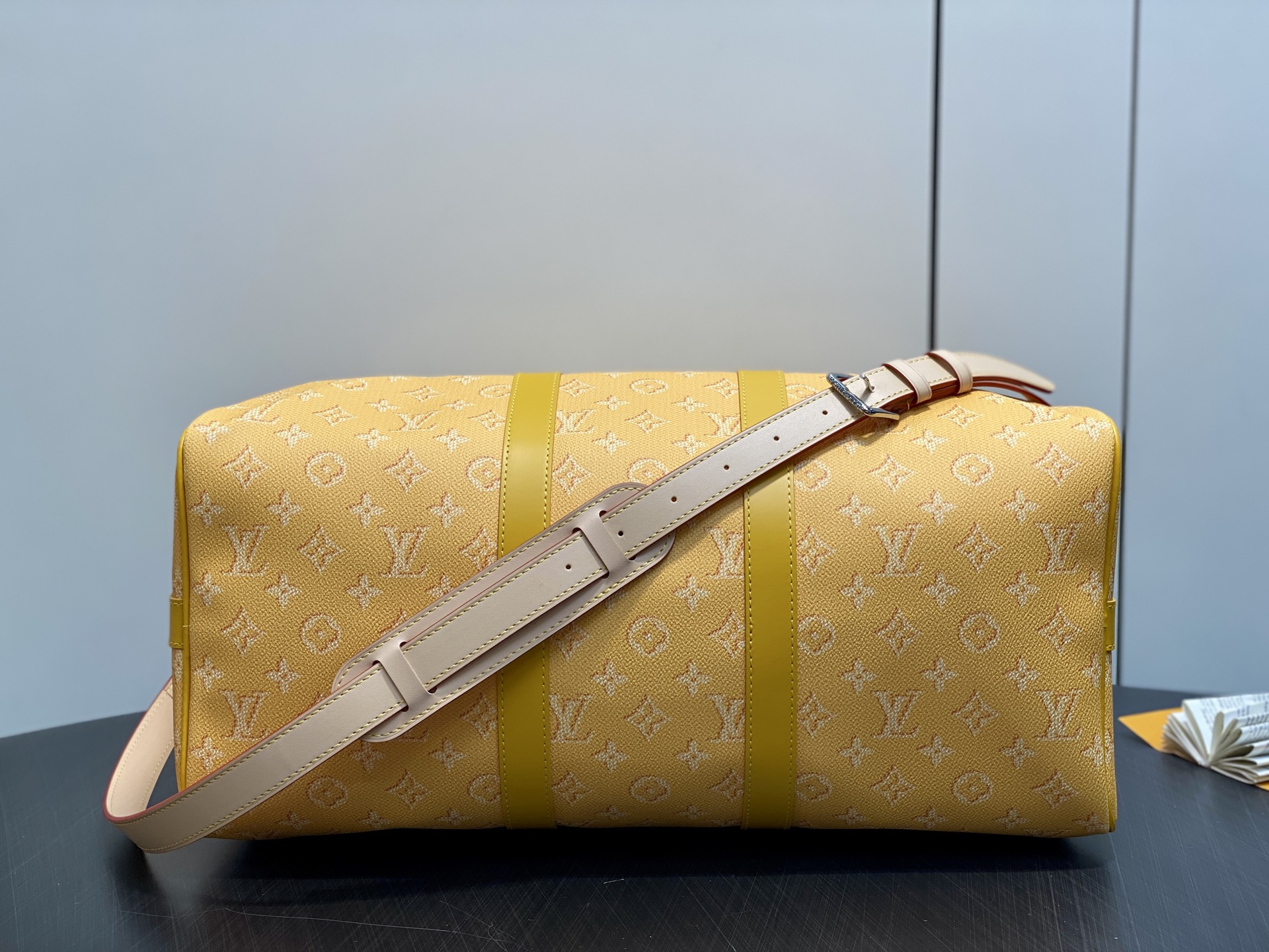 M26867 Monogram 27 x 20 x 45 everyday