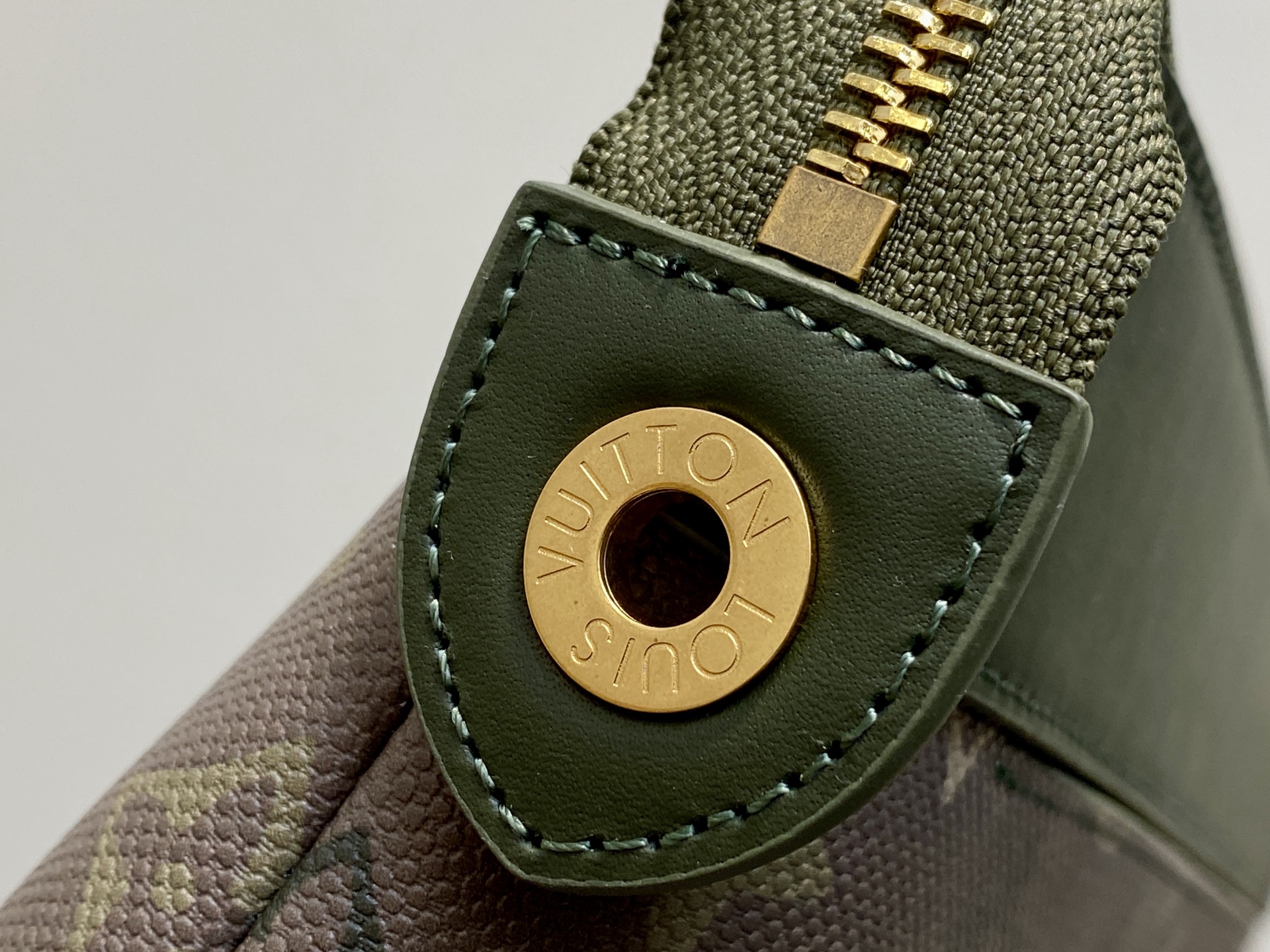 LV Style Green Leather Clutch Bags Clutch detail image 5 from source 759913