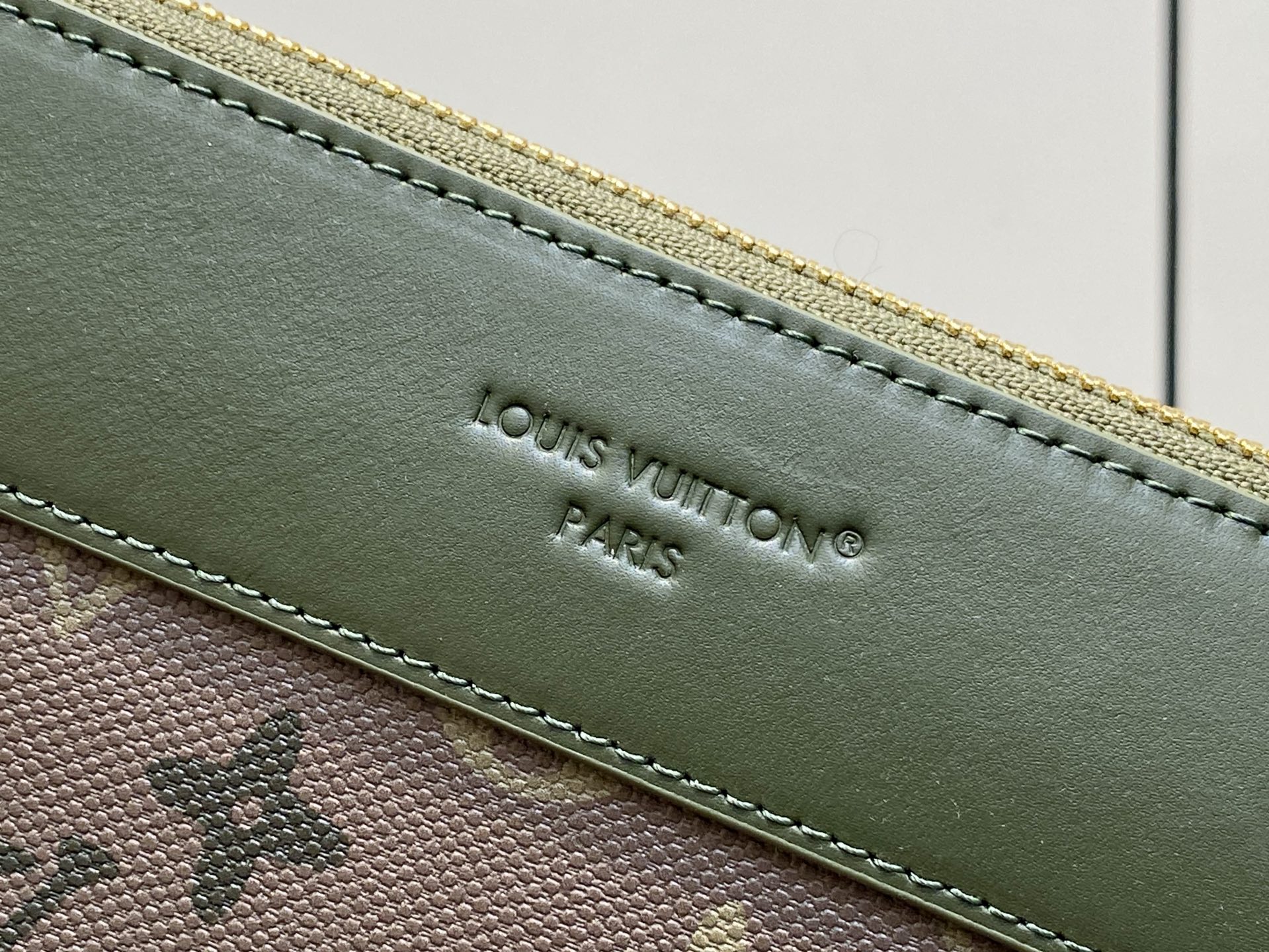 LV Style Green Leather Clutch Bags Clutch detail image 6 from source 759913