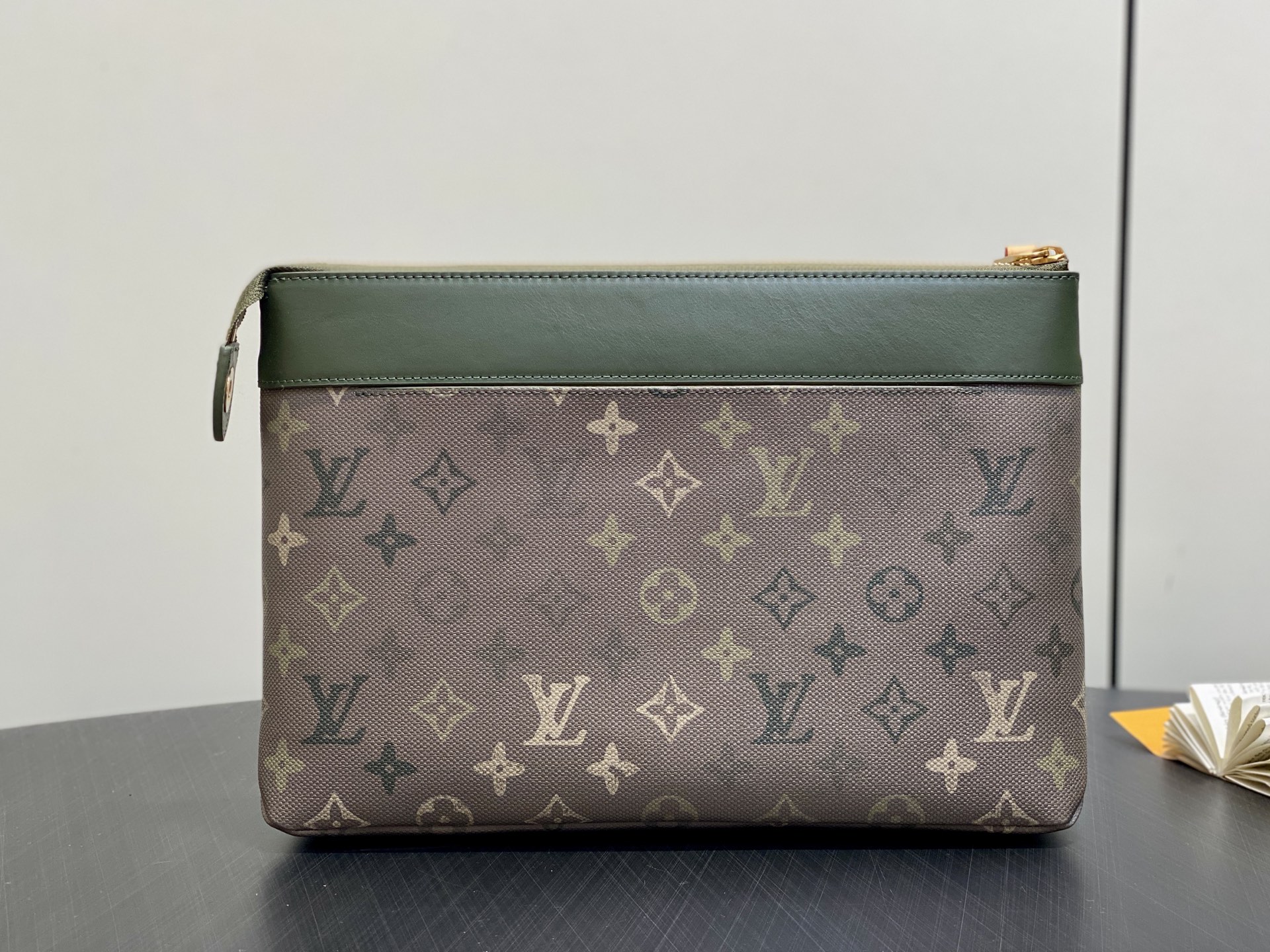 LV Style Green Leather Clutch Bags Clutch detail image 3 from source 759913