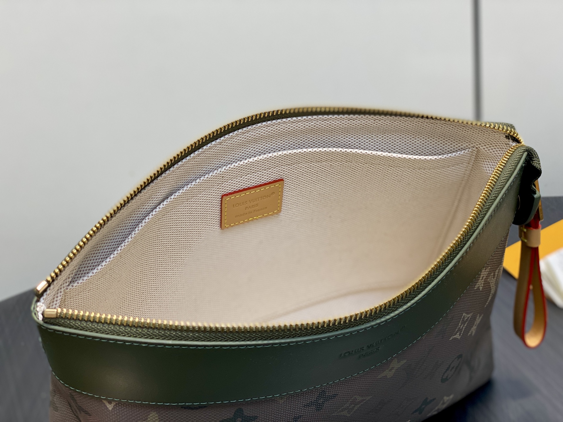 LV Style Green Leather Clutch Bags Clutch detail image 8 from source 759913