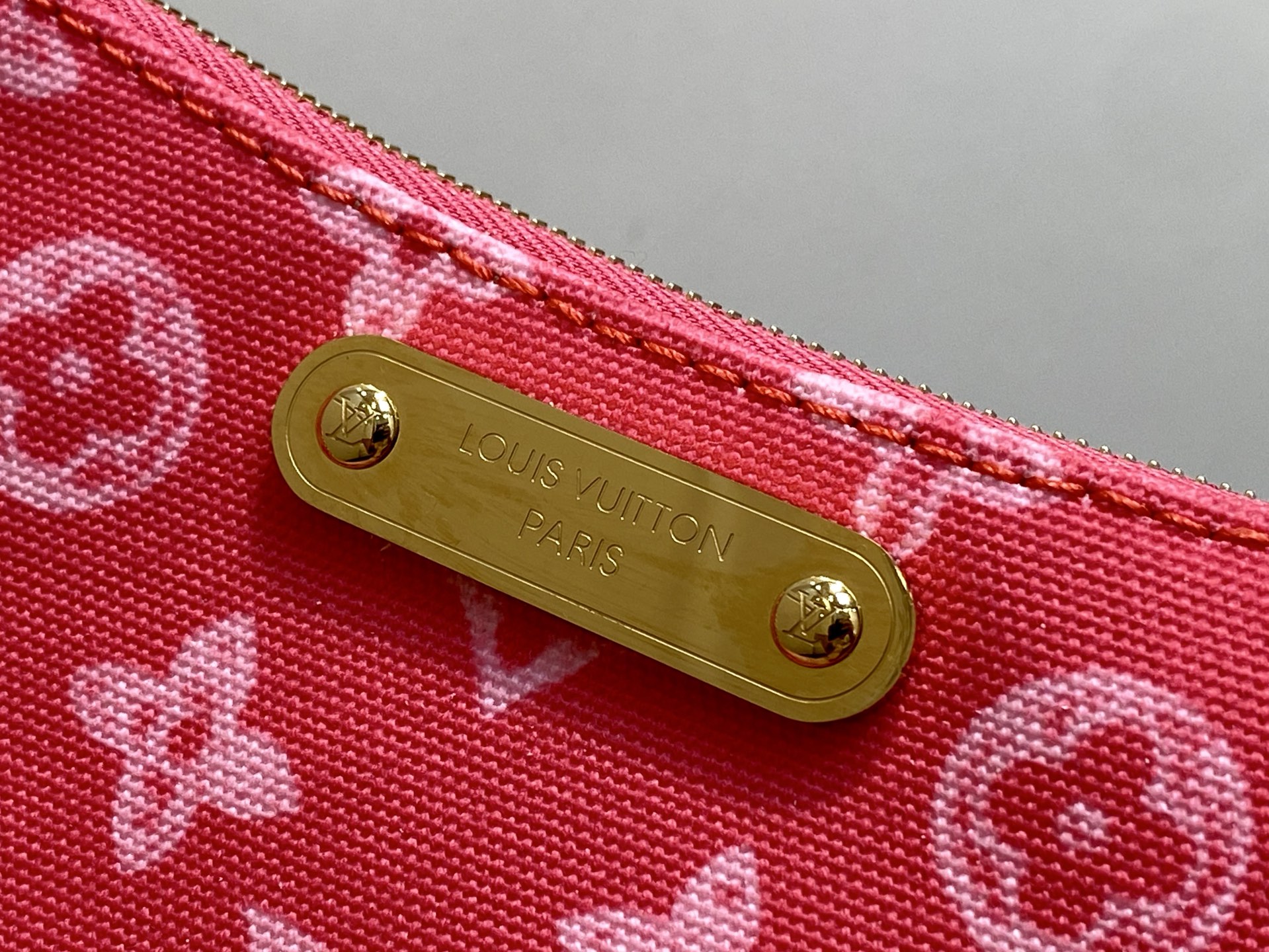 LV Style Red Leather Clutch Bags Clutch detail image 5 from source 759899