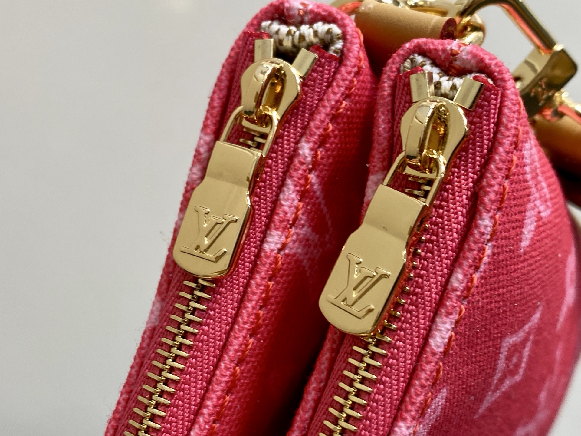 LV Style Red Leather Clutch Bags Clutch detail image 6 from source 759899