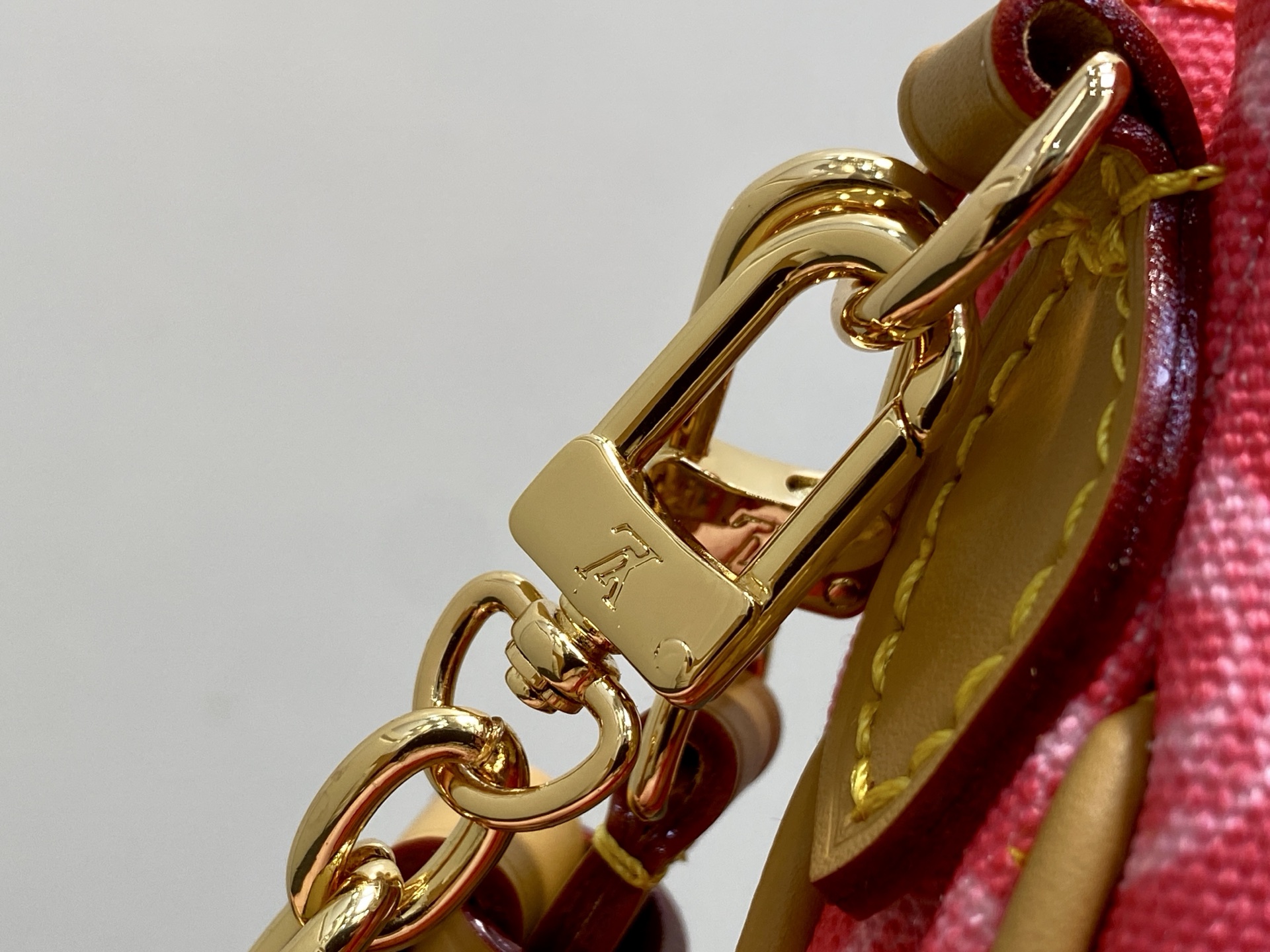 LV Style Red Leather Clutch Bags Clutch detail image 7 from source 759899