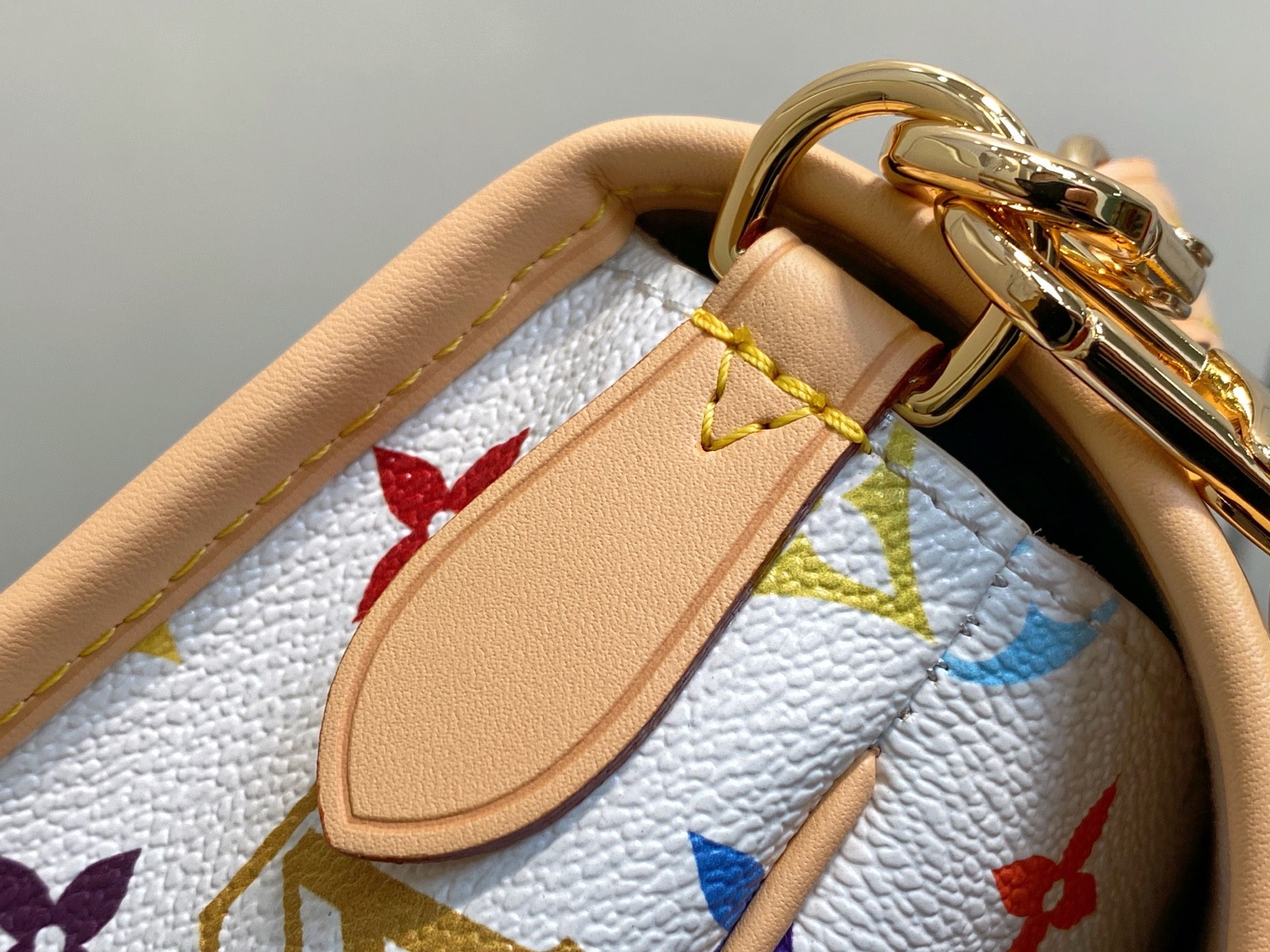 LV Style White Leather Top Handle Bag style reference detail image 9 from source 759902