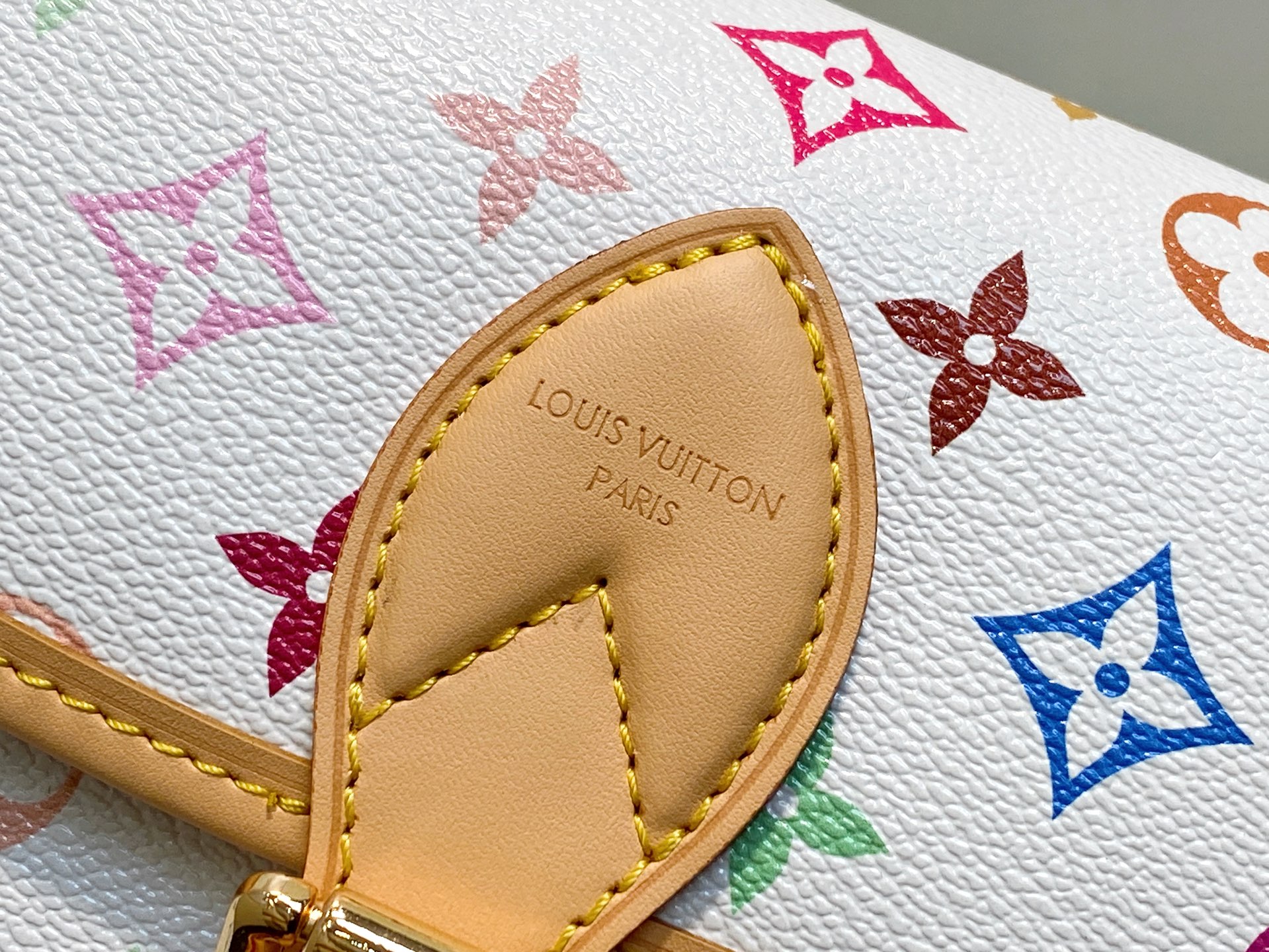 LV Style White Leather Top Handle Bag style reference detail image 7 from source 759902