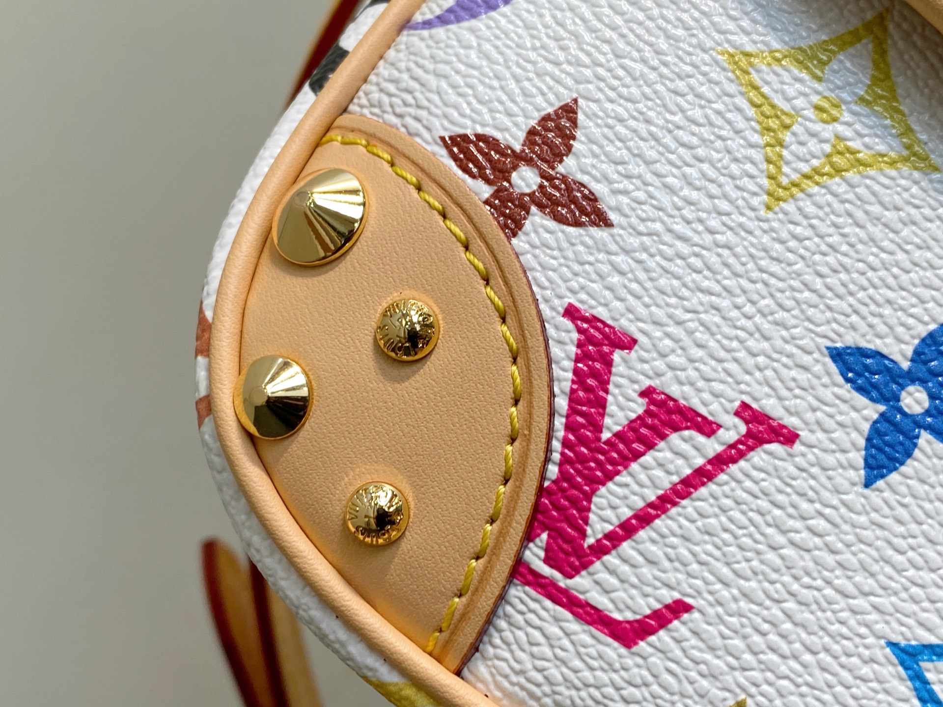 LV Style White Leather Top Handle Bag style reference detail image 6 from source 759902