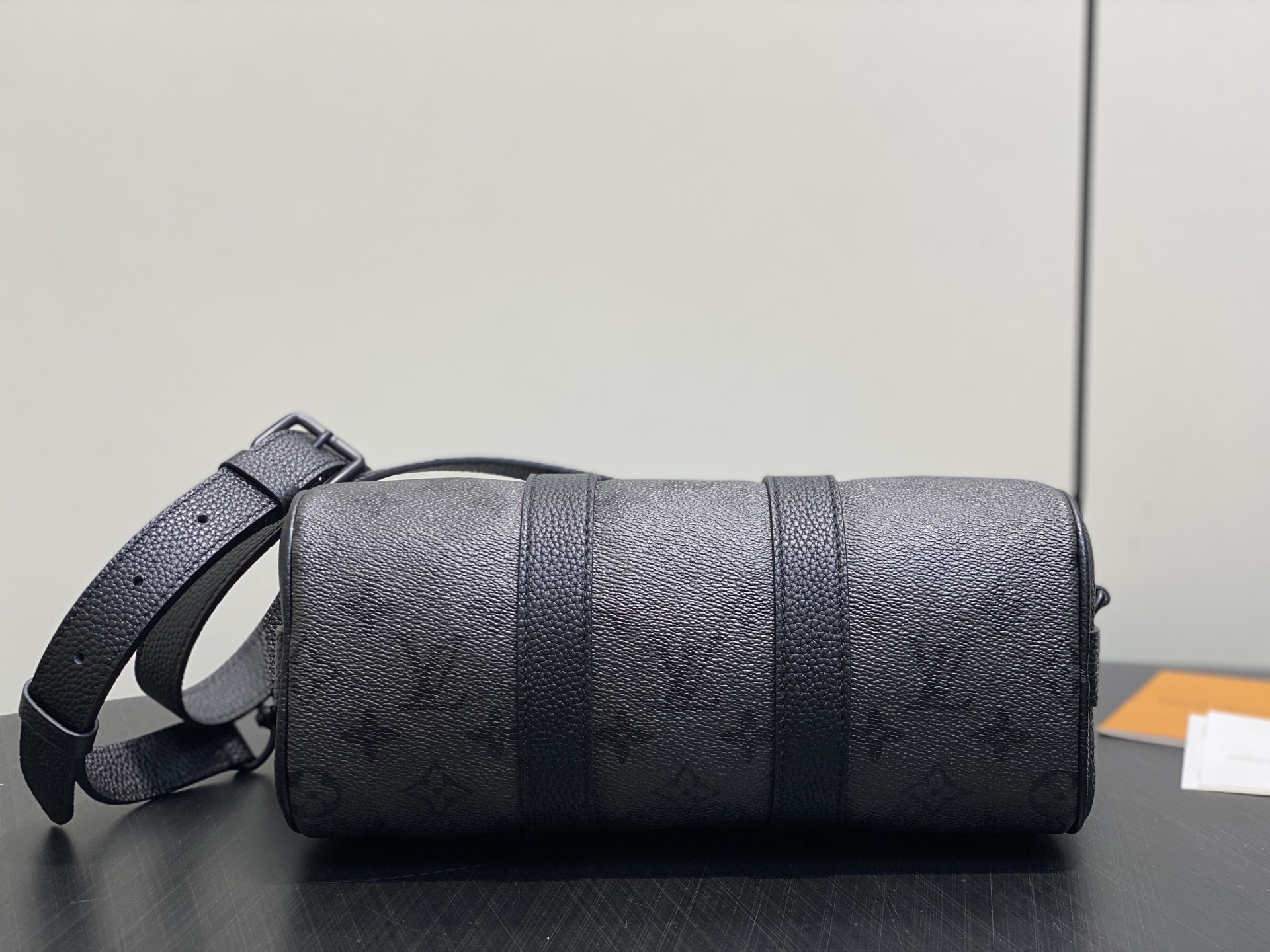 LV Style Black Leather Travel Bag style reference detail image 4 from source 760032
