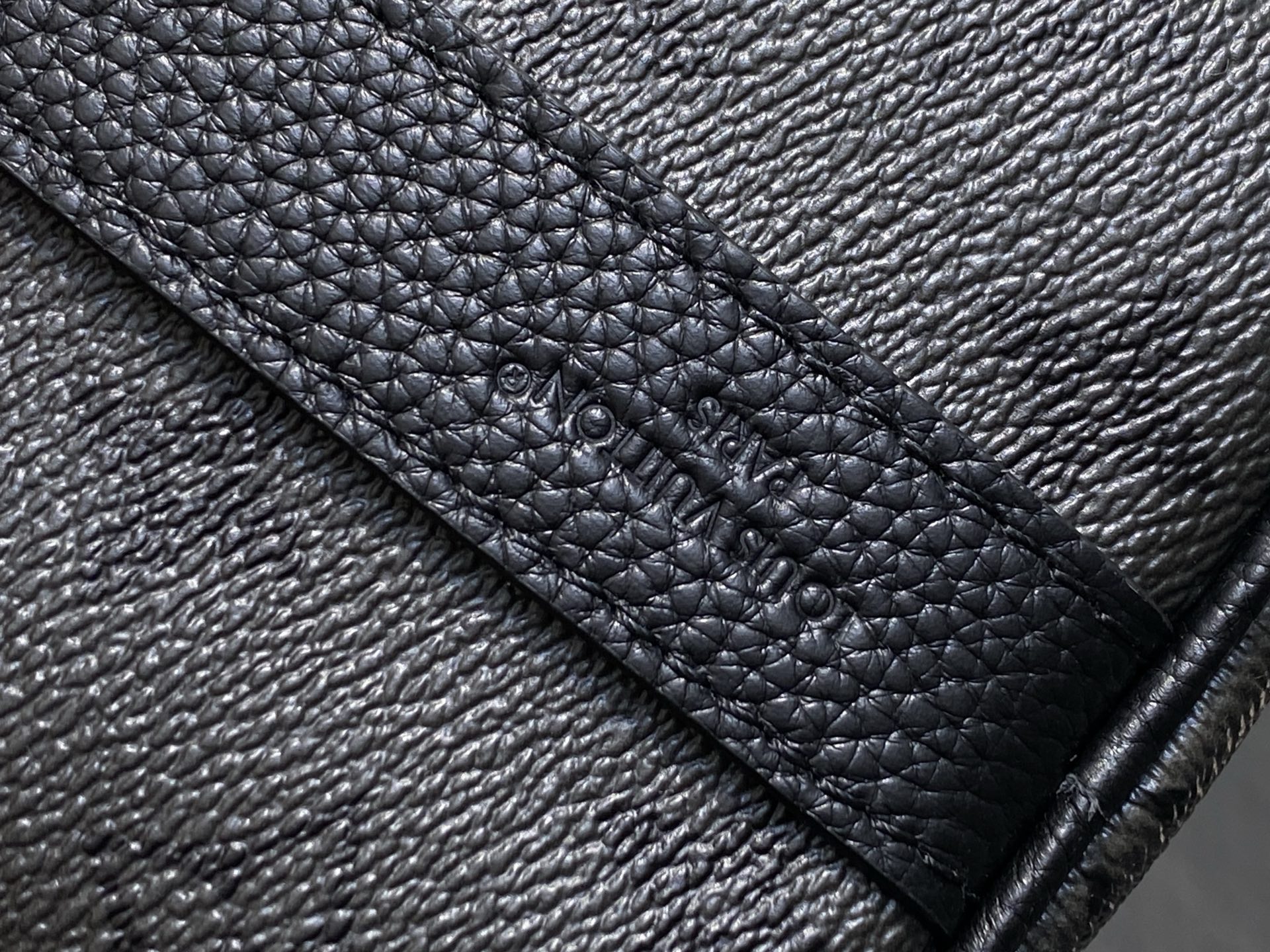 LV Style Black Leather Travel Bag style reference detail image 6 from source 760032