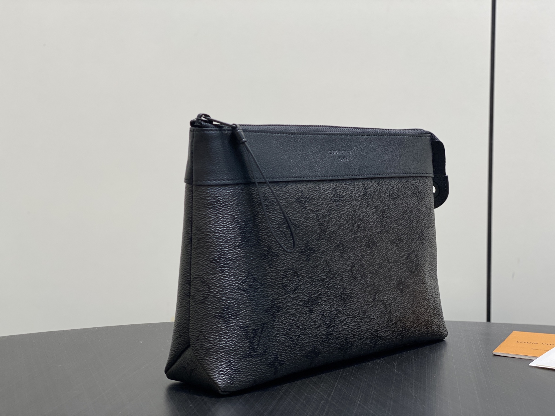 Louis Vuitton M26741 Monogram Eclipse 27 x 21 x 3 cm casual