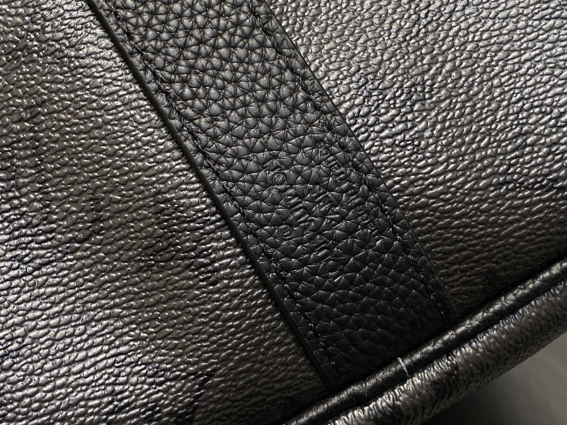 Louis Vuitton Keepall Bandouliere 45 Monogram Midnight 45cm travel