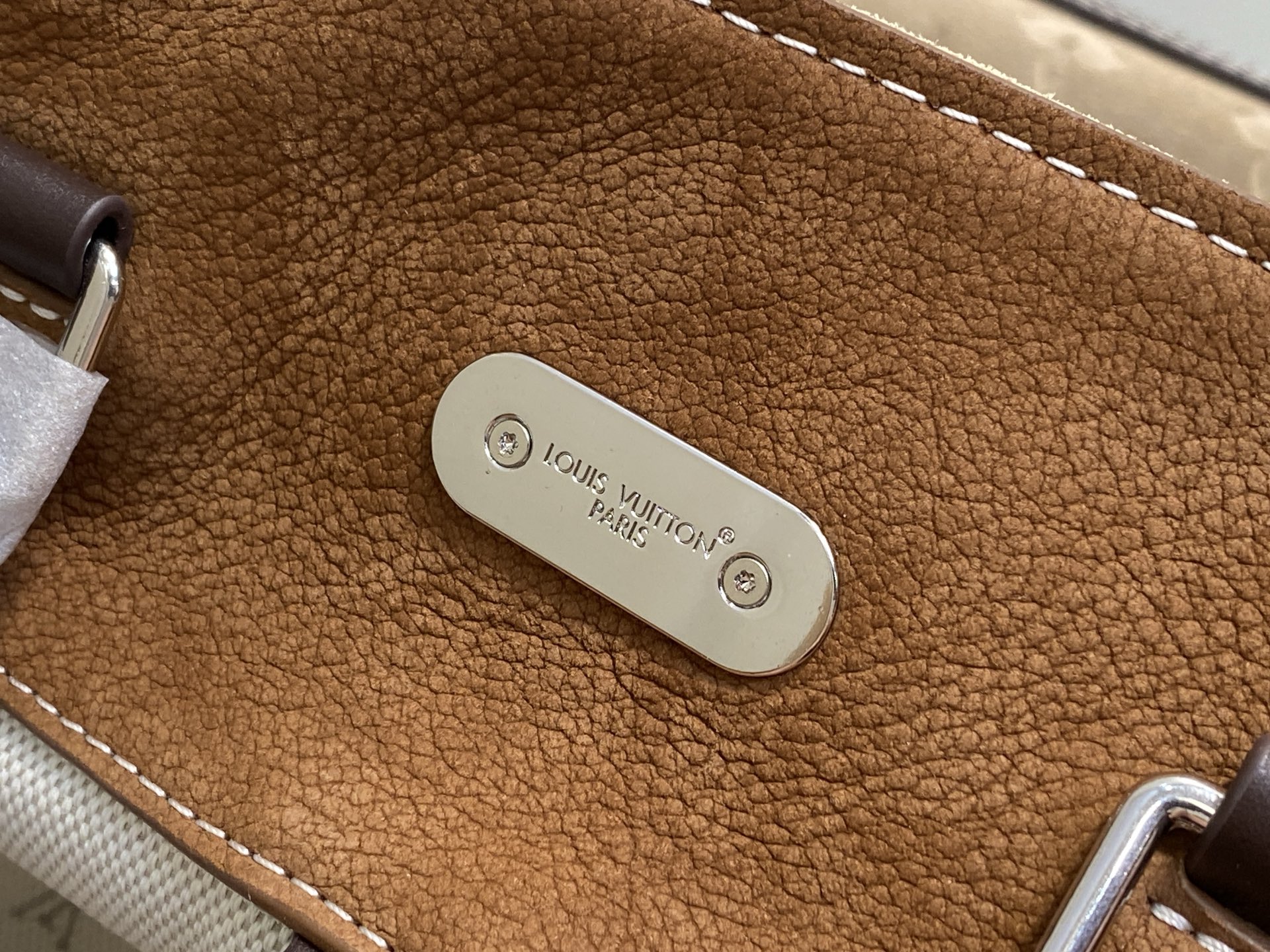 Louis Vuitton M26019 42 x 17 x 40 everyday