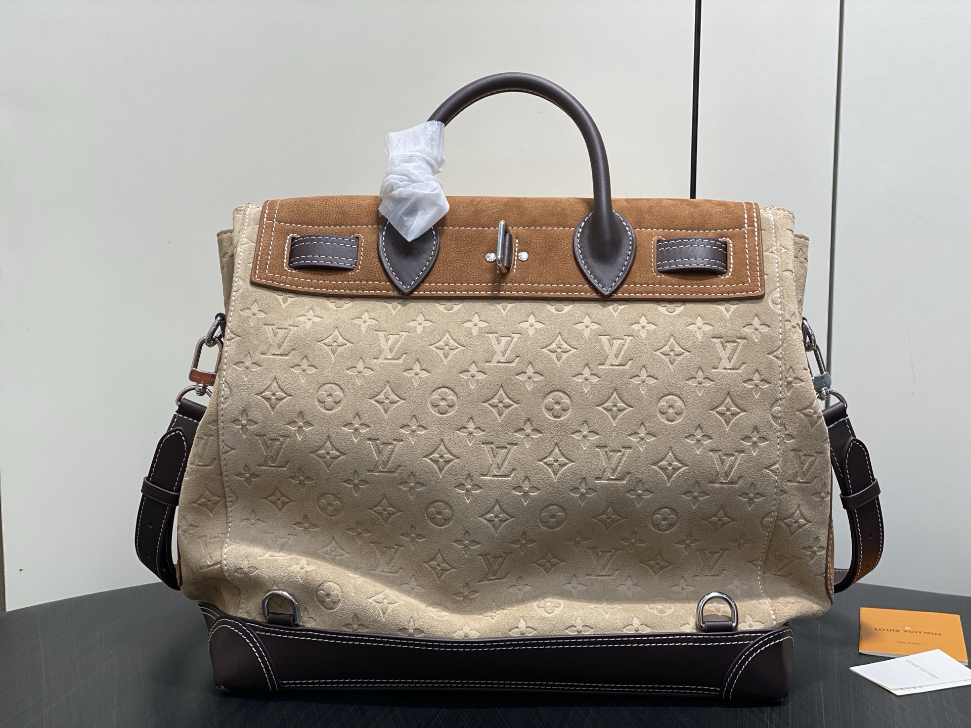 Louis Vuitton M26019 42 x 17 x 40 everyday