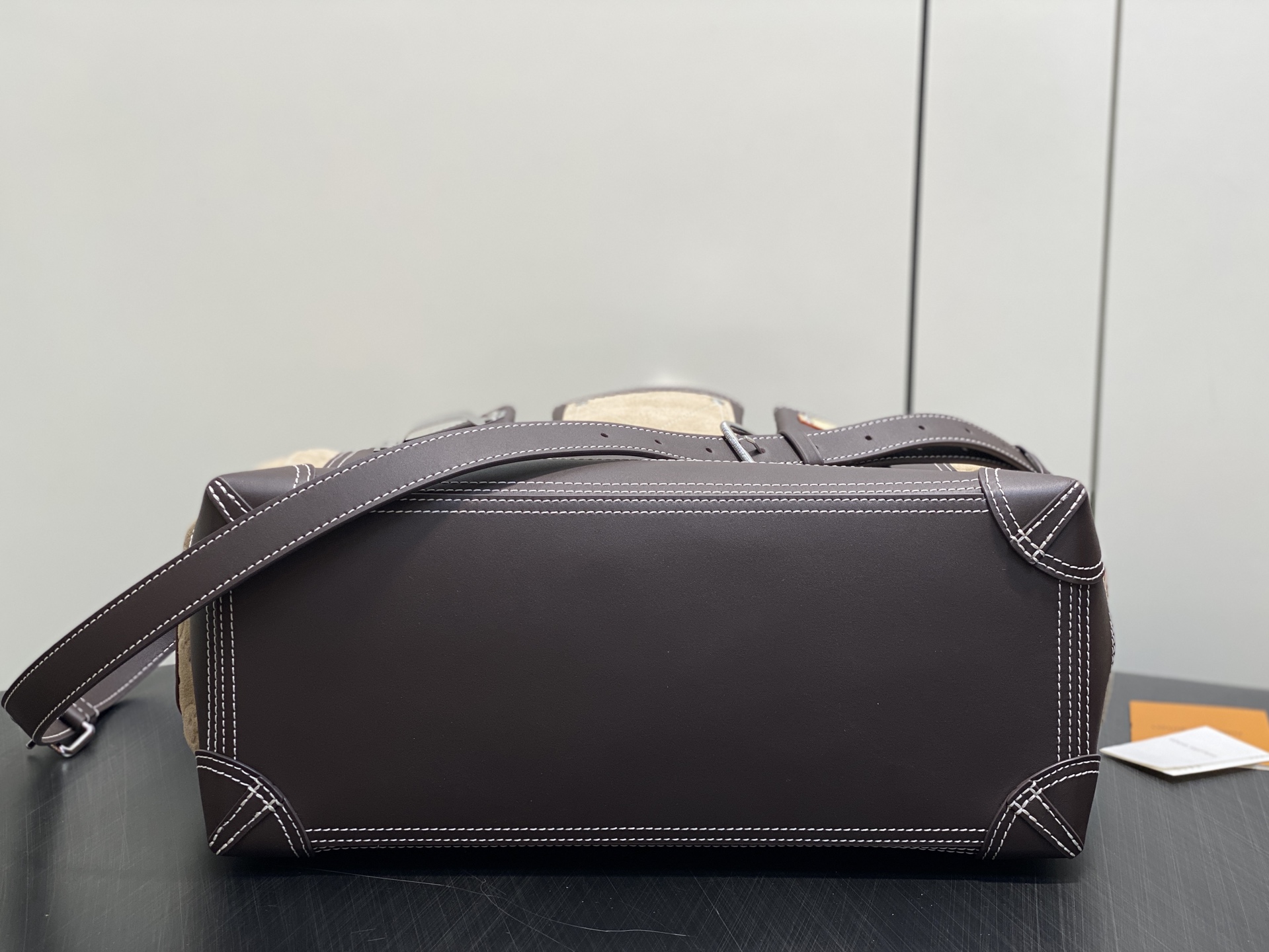 Louis Vuitton M26019 42 x 17 x 40 everyday