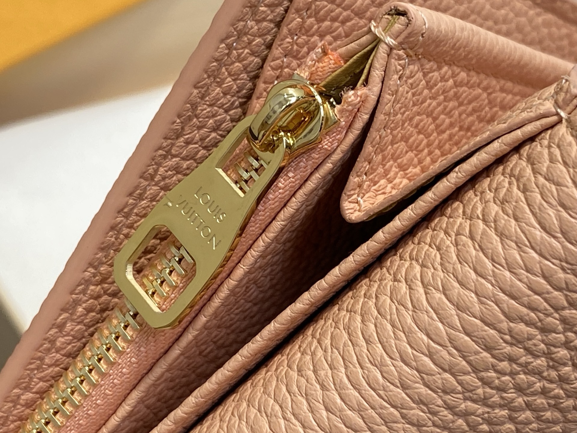 LV bag M27664 Sarah “ ” Series “ ” Maison Monogram Amplant LV 19 x 10 5 x 2 x x — photo 4
