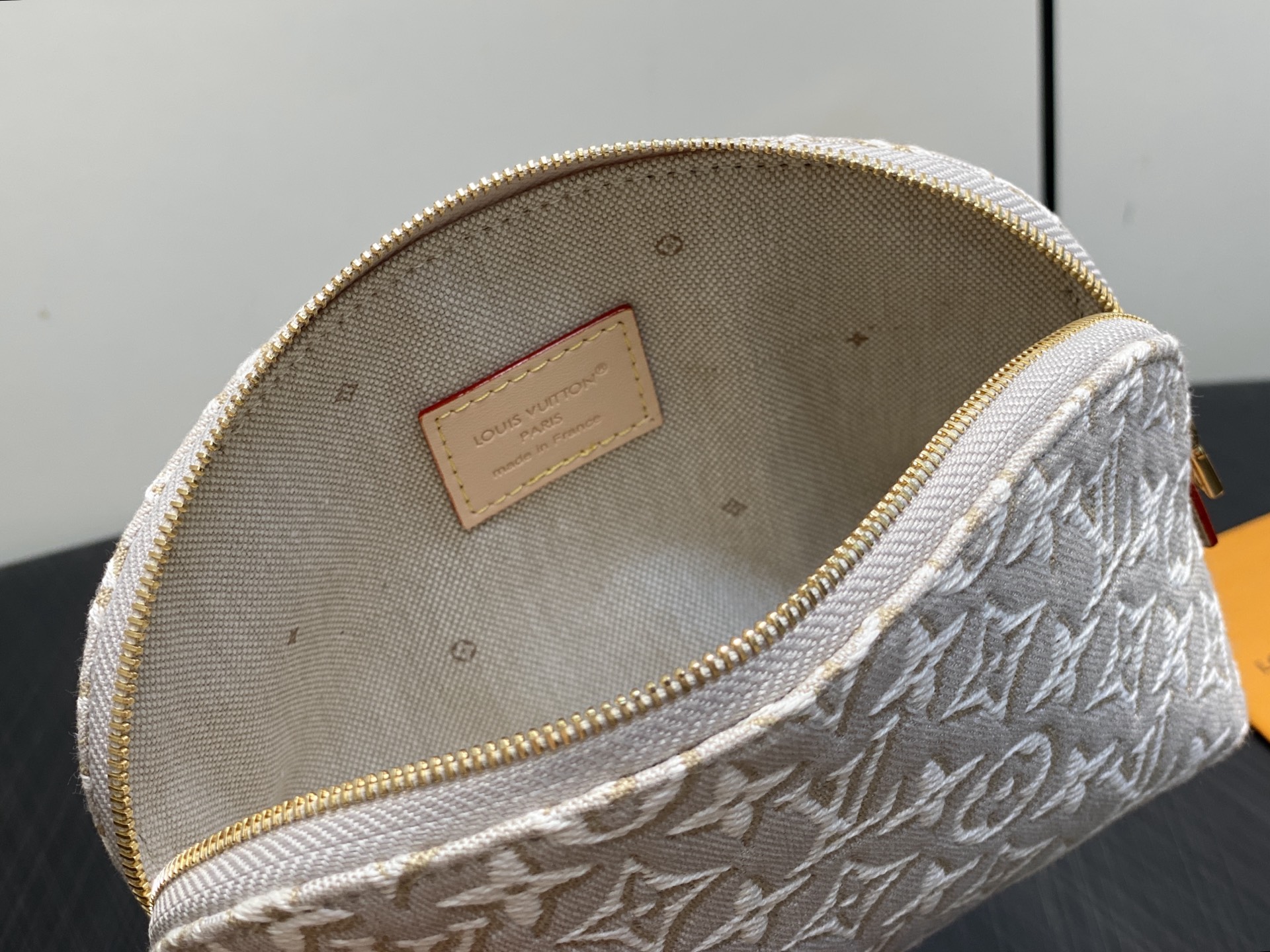 【顶级原单】M2A320白色提花 牛仔小号化妆包 POCHETTE COSMÉTIQUE 小号化妆包 M2A320 白色 【顶级原单】M2A320白色提花 牛仔小号化妆包 POCHETTE COSMÉTIQUE 小号化妆包 M2A320 白色