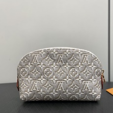 【顶级原单】M2A320白色提花 牛仔小号化妆包 POCHETTE COSMÉTIQUE 小号化妆包 M2A320 白色 【顶级原单】M2A320白色提花 牛仔小号化妆包 POCHETTE COSMÉTIQUE 小号化妆包 M2A320 白色