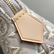 【顶级原单】M2A320白色提花 牛仔小号化妆包 POCHETTE COSMÉTIQUE 小号化妆包 M2A320 白色 【顶级原单】M2A320白色提花 牛仔小号化妆包 POCHETTE COSMÉTIQUE 小号化妆包 M2A320 白色