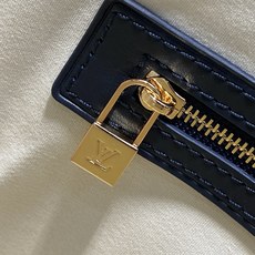【顶级原单】M92609蓝白色 丹宁牛仔开口笑托特包中古包 Lucille 大号手提袋 (典藏款)Vintage Lv 【顶级原单】M92609蓝白色 丹宁牛仔开口笑托特包中古包 Lucille 大号手提袋 (典藏款)Vintage Lv