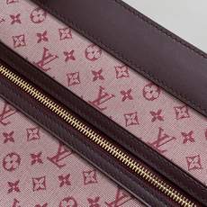 【顶级原单】M92678树莓粉 丹宁牛仔开口笑托特包中古包 Lucille 小号手提袋 (典藏款)Vintage Lv 【顶级原单】M92678树莓粉 丹宁牛仔开口笑托特包中古包 Lucille 小号手提袋 (典藏款)Vintage Lv