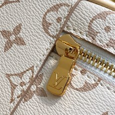 【顶级原单】M29782沙丘色 拼色链条化妆包 VANITY CHAIN POUCH 手袋 Vanity Chain P 【顶级原单】M29782沙丘色 拼色链条化妆包 VANITY CHAIN POUCH 手袋 Vanity Chain P