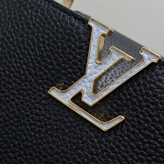 【顶级原单】M29608黑色 链条全皮cap那英款 当季新款 CAPUCINES BB 手袋 本款 Capucines 【顶级原单】M29608黑色 链条全皮cap那英款 当季新款 CAPUCINES BB 手袋 本款 Capucines