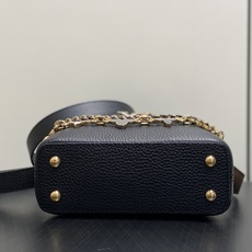 【顶级原单】M29608黑色 链条全皮cap那英款 当季新款 CAPUCINES 迷你手袋 本款 Capucines B 【顶级原单】M29608黑色 链条全皮cap那英款 当季新款 CAPUCINES 迷你手袋 本款 Capucines B