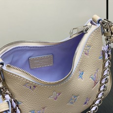 【顶级原单】M29779米白幻彩紫 全皮压花链条牛角包 Nano Boulogne 牛角手袋 Monogram Empr 【顶级原单】M29779米白幻彩紫 全皮压花链条牛角包 Nano Boulogne 牛角手袋 Monogram Empr