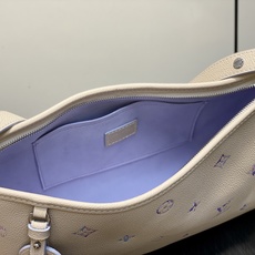 【顶级原单】M2A369米白幻彩紫 全皮压花购物袋 CarryAll 手袋 本款以典雅横向构型演绎 Monogram E 【顶级原单】M2A369米白幻彩紫 全皮压花购物袋 CarryAll 手袋 本款以典雅横向构型演绎 Monogram E