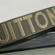 【顶级原单】M28629黑花/绿色 男包斜挎包邮差包 COURRIER 邮差包 本款 Courrier 邮差包采用 Mo 【顶级原单】M28629黑花/绿色 男包斜挎包邮差包 COURRIER 邮差包 本款 Courrier 邮差包采用 Mo