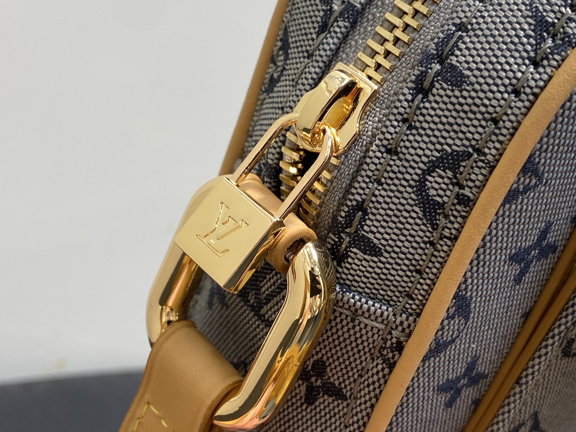 【顶级原单】M92004蓝白黄皮 丹宁牛仔中古相机包 Vintage Lv 相机包 丹宁牛仔搭配牛皮饰边 Lv vint