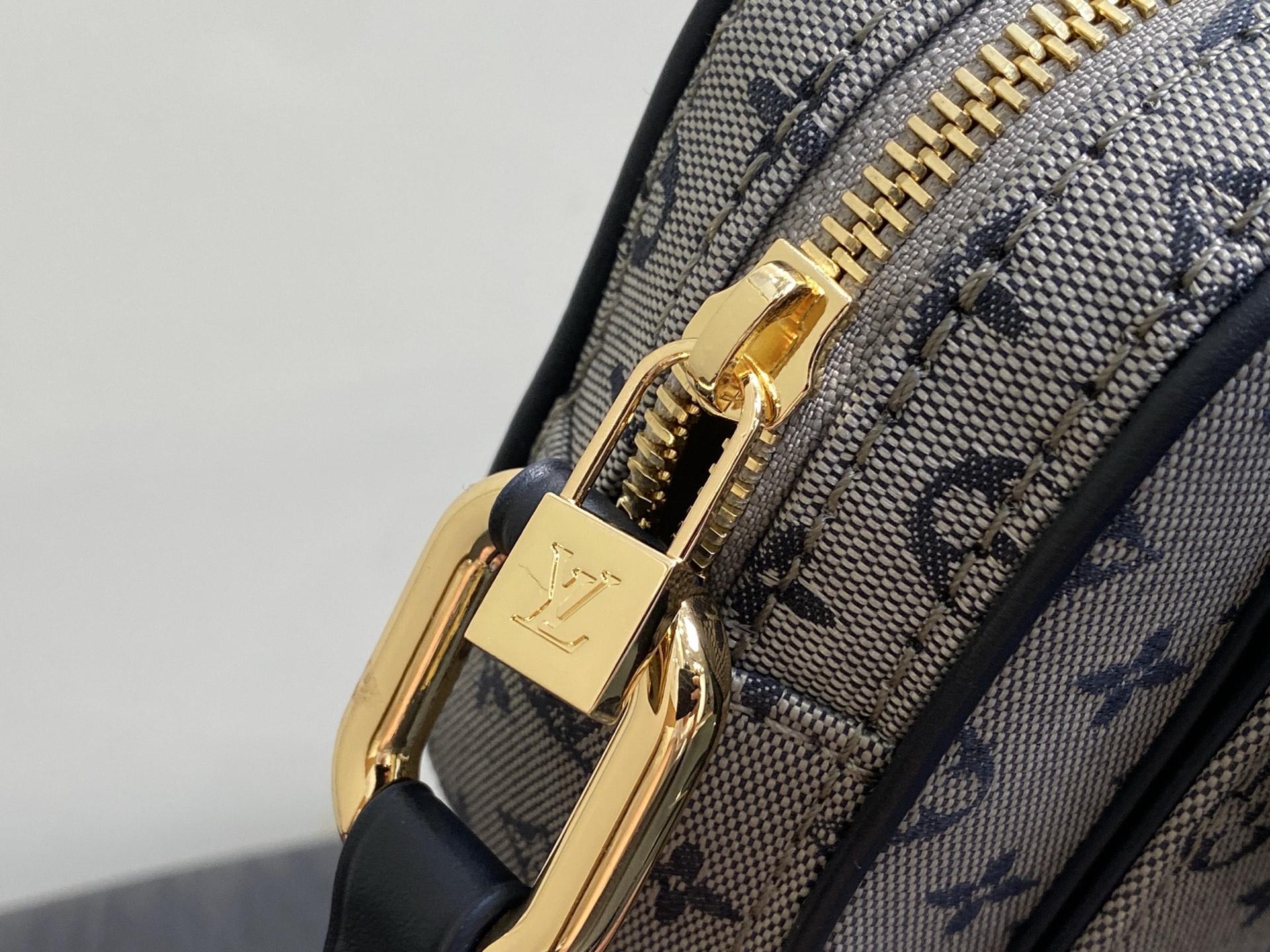【顶级原单】M92217蓝白色 丹宁牛仔中古相机包 Vintage Lv 相机包 丹宁牛仔搭配牛皮饰边 Lv vinta