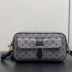【顶级原单】M92217蓝白色 丹宁牛仔中古相机包 Vintage Lv 相机包 丹宁牛仔搭配牛皮饰边 Lv vinta 【顶级原单】M92217蓝白色 丹宁牛仔中古相机包 Vintage Lv 相机包 丹宁牛仔搭配牛皮饰边 Lv vinta