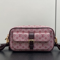 【顶级原单】M92219树莓粉 丹宁牛仔中古相机包 Vintage Lv 相机包 丹宁牛仔搭配牛皮饰边 Lv vinta 【顶级原单】M92219树莓粉 丹宁牛仔中古相机包 Vintage Lv 相机包 丹宁牛仔搭配牛皮饰边 Lv vinta