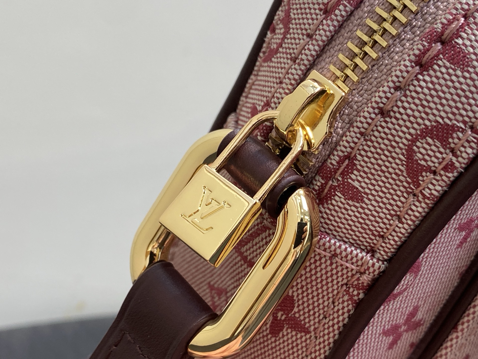 【顶级原单】M92219树莓粉 丹宁牛仔中古相机包 Vintage Lv 相机包 丹宁牛仔搭配牛皮饰边 Lv vinta