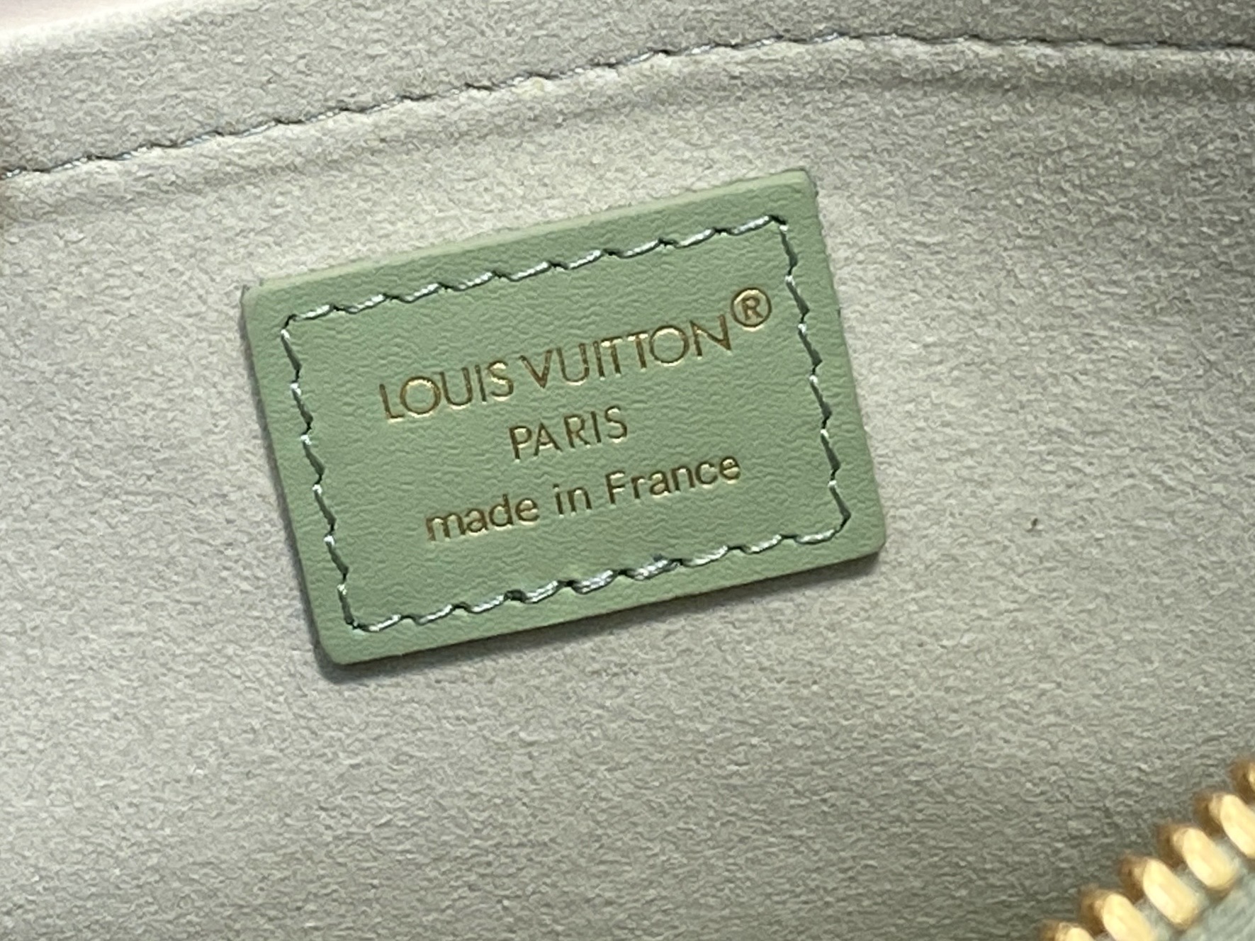 【顶级原单】M2A337薄荷绿 全皮压花链条四方包 OnTheGo 小号手袋 本款 Monogram Empreinte 【顶级原单】M2A337薄荷绿 全皮压花链条四方包 OnTheGo 小号手袋 本款 Monogram Empreinte
